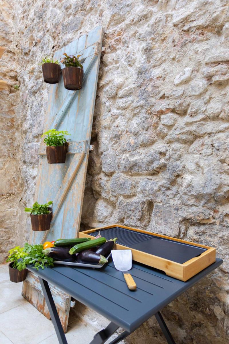 Jardin Secret Studio Terrasse Panier Vieux-Port Marseille - Housity