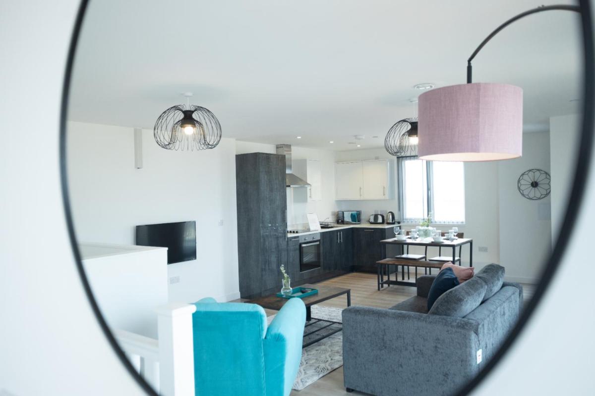 Luxe Penthouse Apartments - Peterborough Centre - Free Parking-Gym-Cinema - Housity