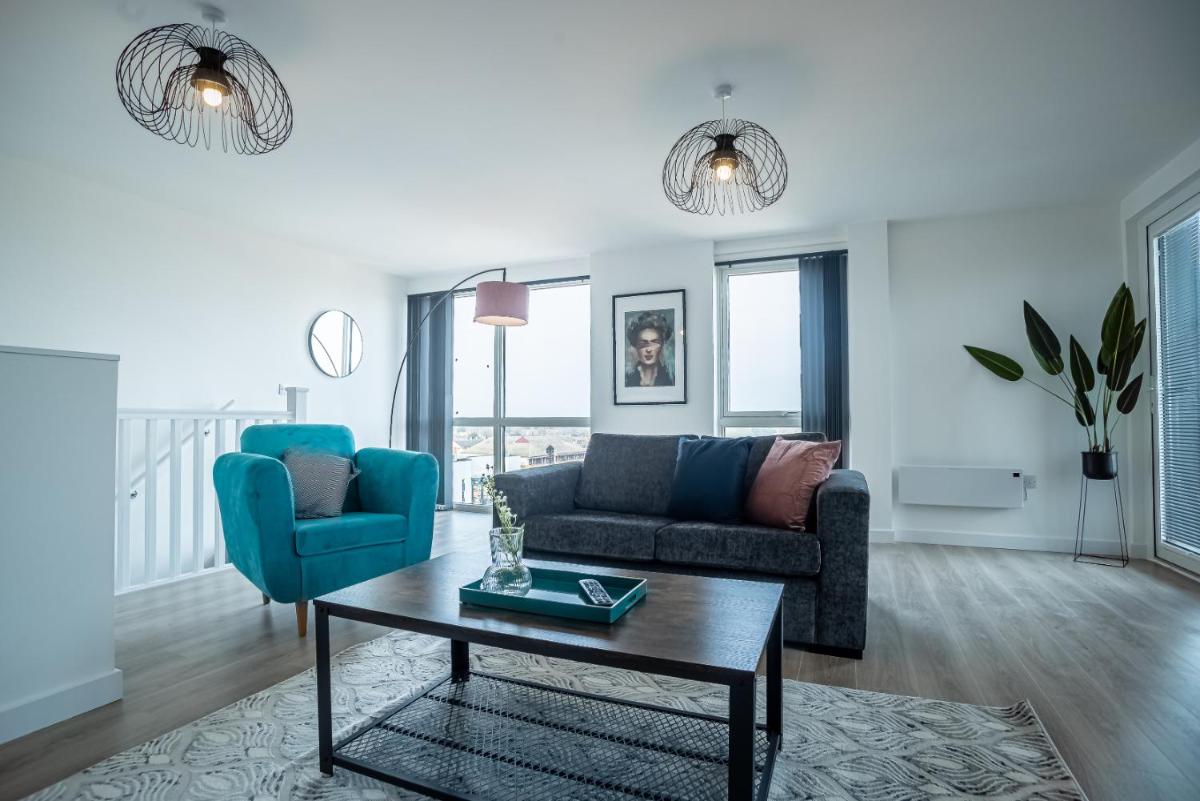 Luxe Penthouse Apartments - Peterborough Centre - Free Parking-Gym-Cinema - Housity