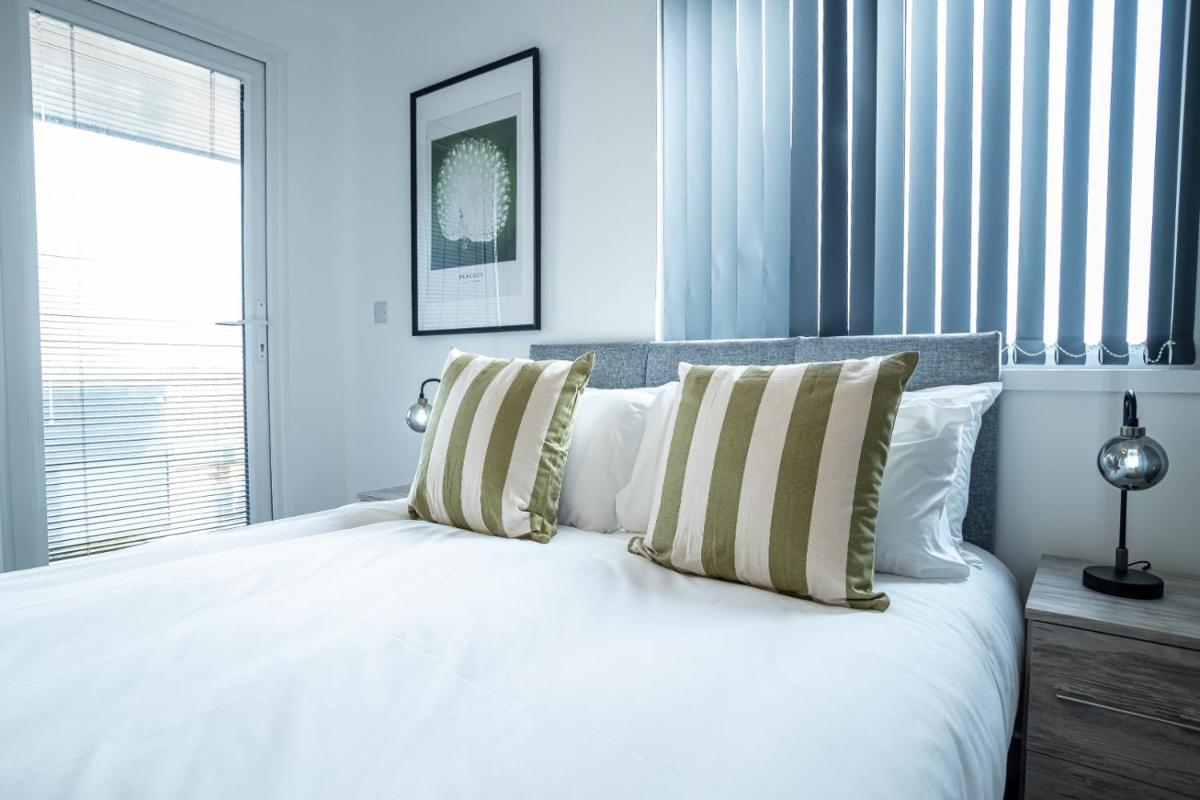 Luxe Penthouse Apartments - Peterborough Centre - Free Parking-Gym-Cinema - Housity