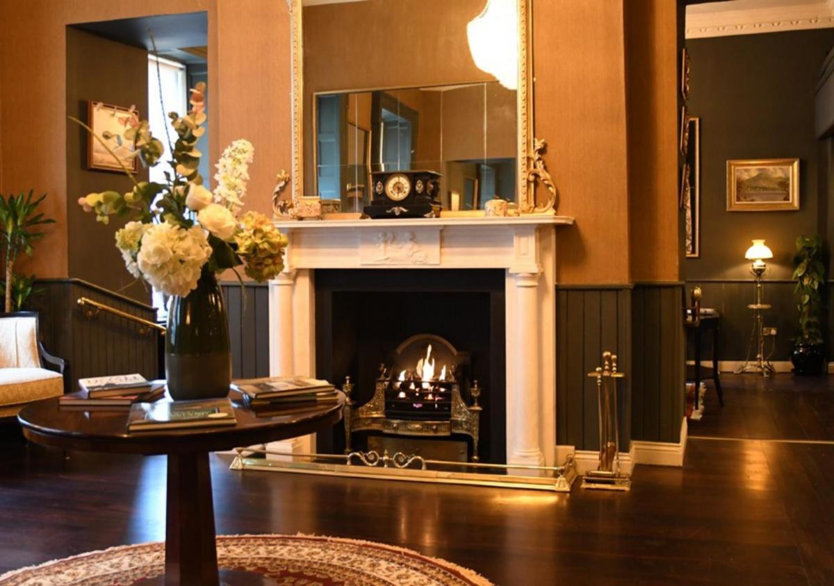 Barry's Hotel - Housity