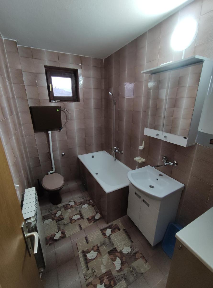 Dekina Kuća - Housity