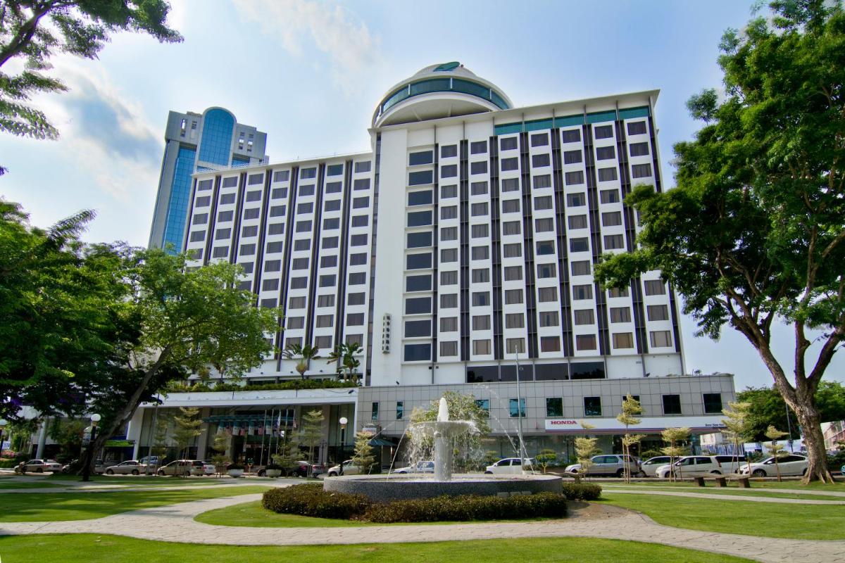 Bayview Hotel Georgetown Penang - Housity