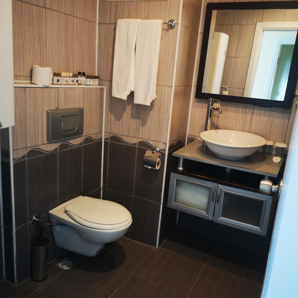 golden garden aparts - Housity