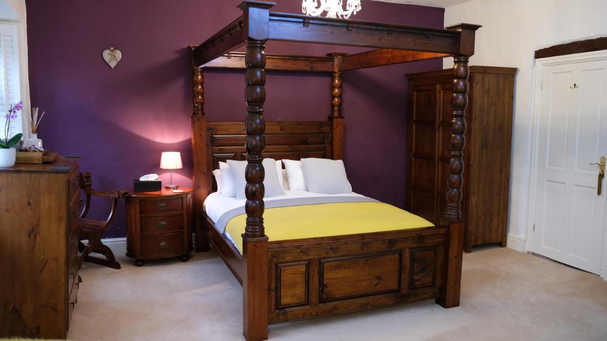 Rowrah Hall - Housity
