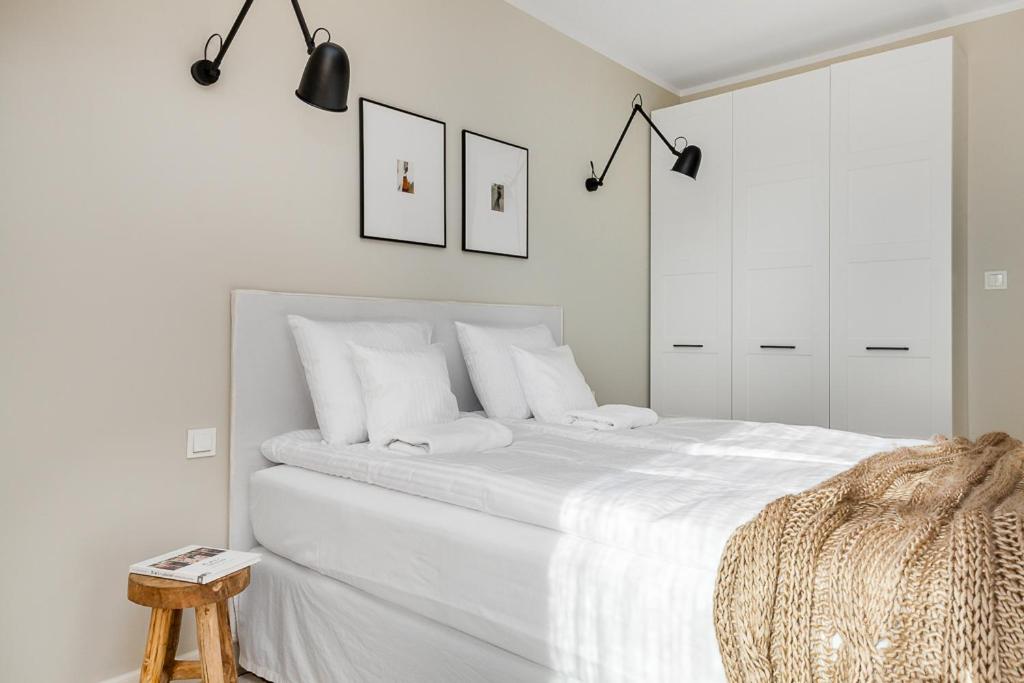 Live & Travel Old Town Apartments - Housity