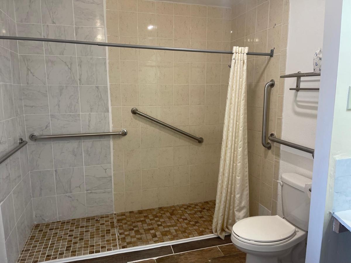 Spring Valley Inn - Housity