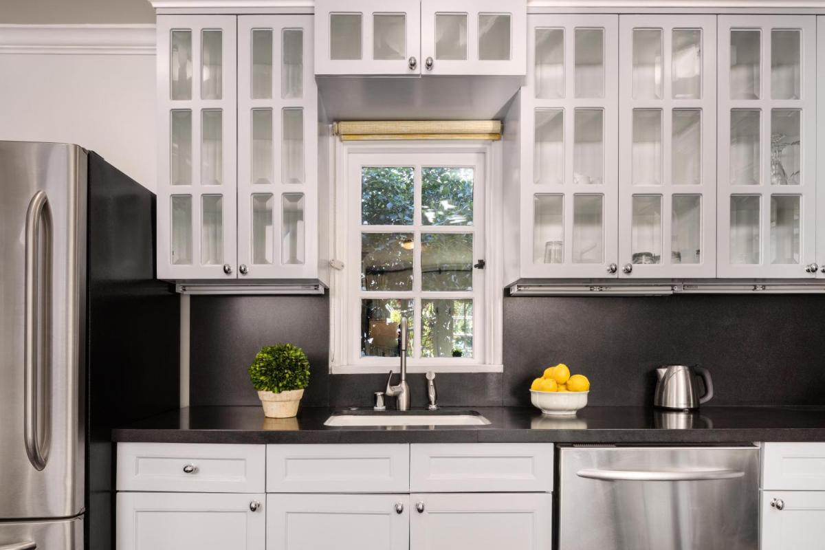 The Charlie West Hollywood - Housity