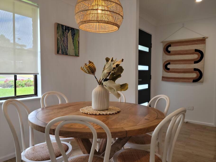 Coastal 3-bedroom home close by the beach - Housity