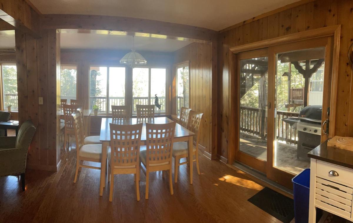 LakeView Cabin! 4 Minute to Lake Arrowhead - Housity