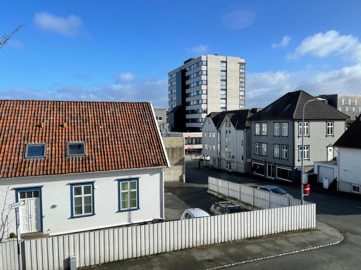 Central BnB Stavanger at Bertis Ap 9 Generous Rooftop Terrace - Housity