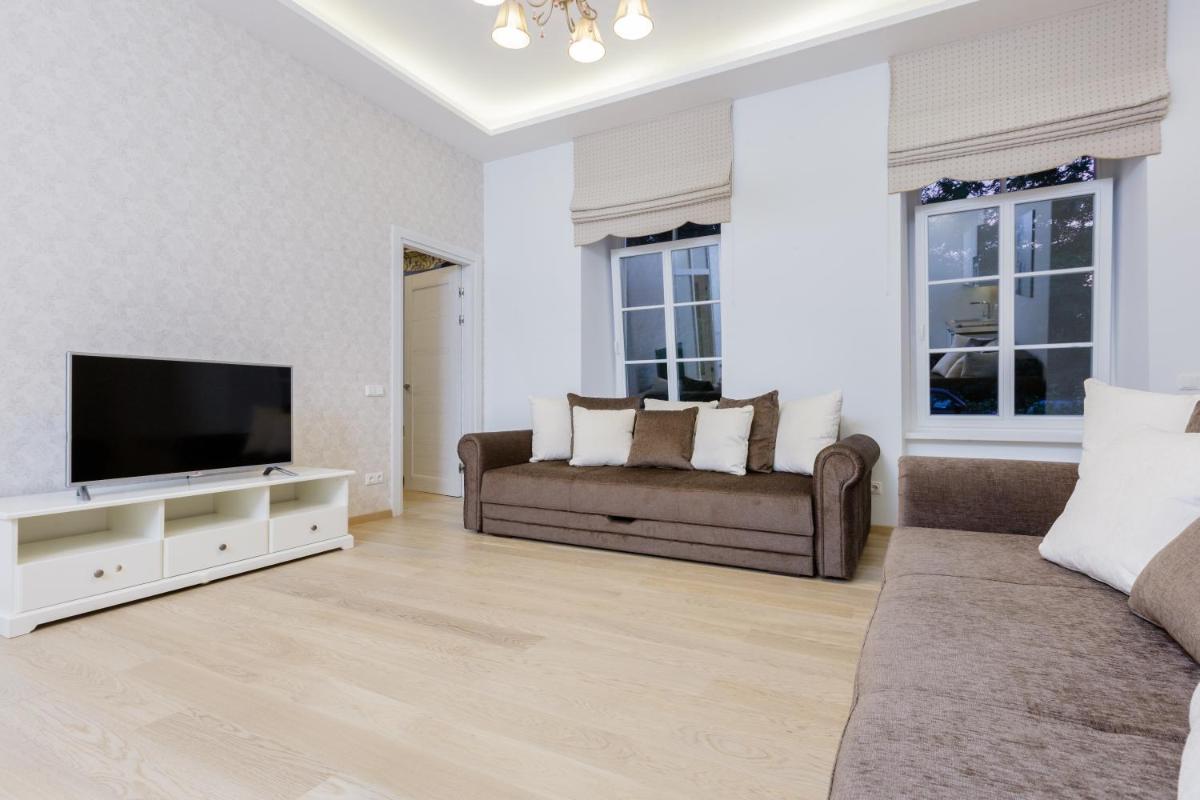 Center Avenue Apartments - Housity
