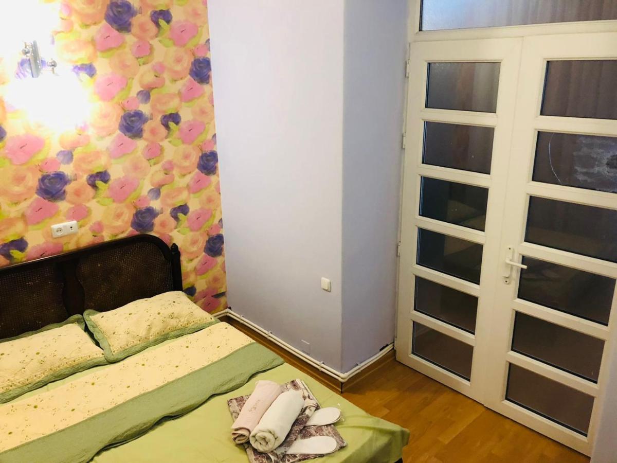 Suitetrails - Apartment on Kievyan Street