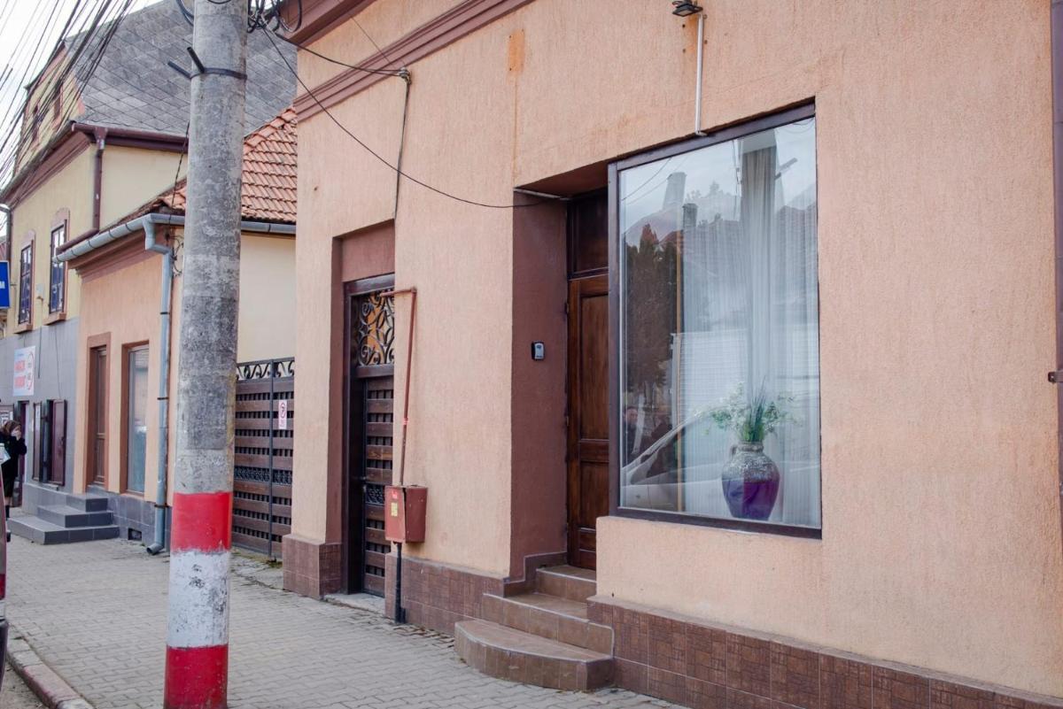 Reghin Guest House - Housity