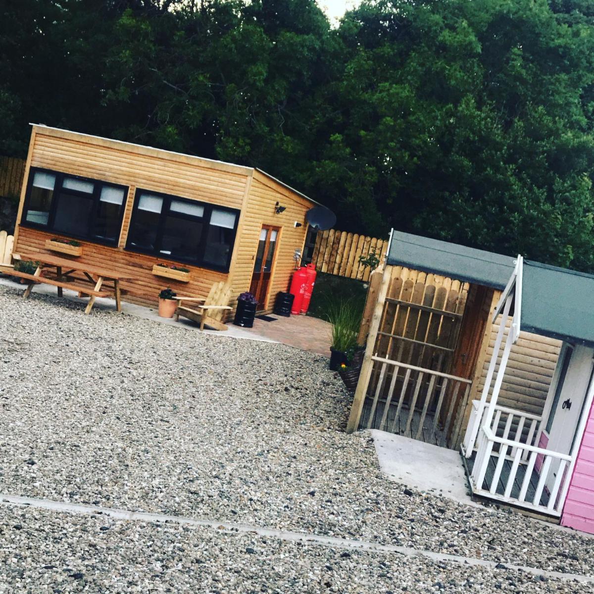 Ardmore Log Cabins - Housity