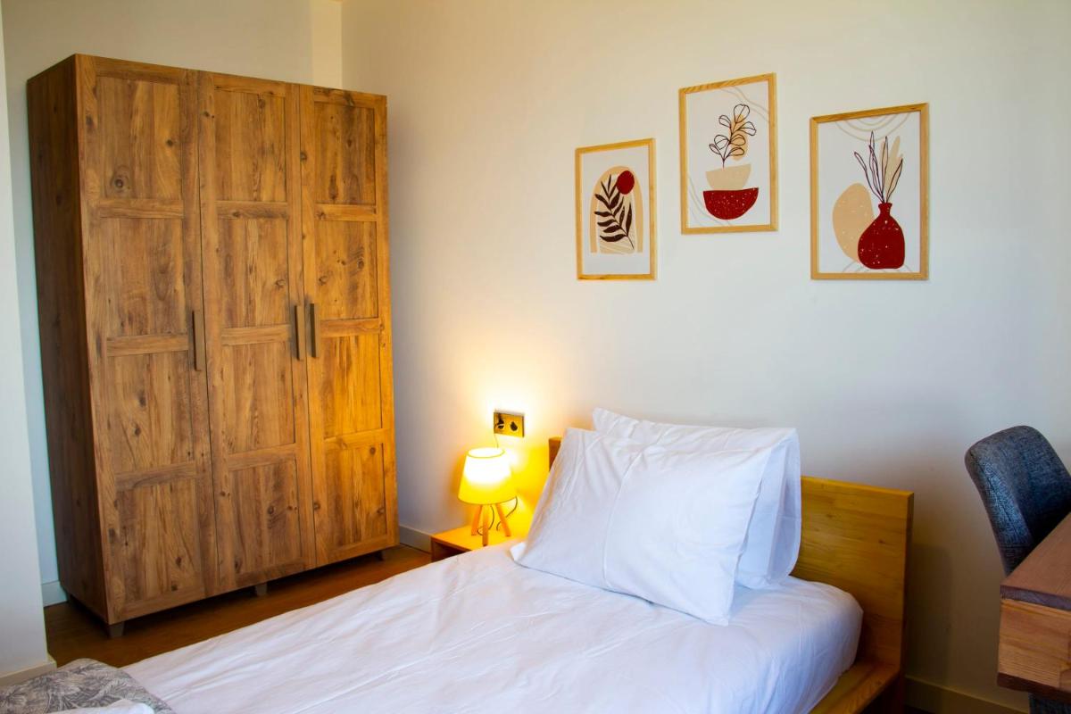 Modern and Cozy Apartment near Shopping Malls in Bagcilar - Housity