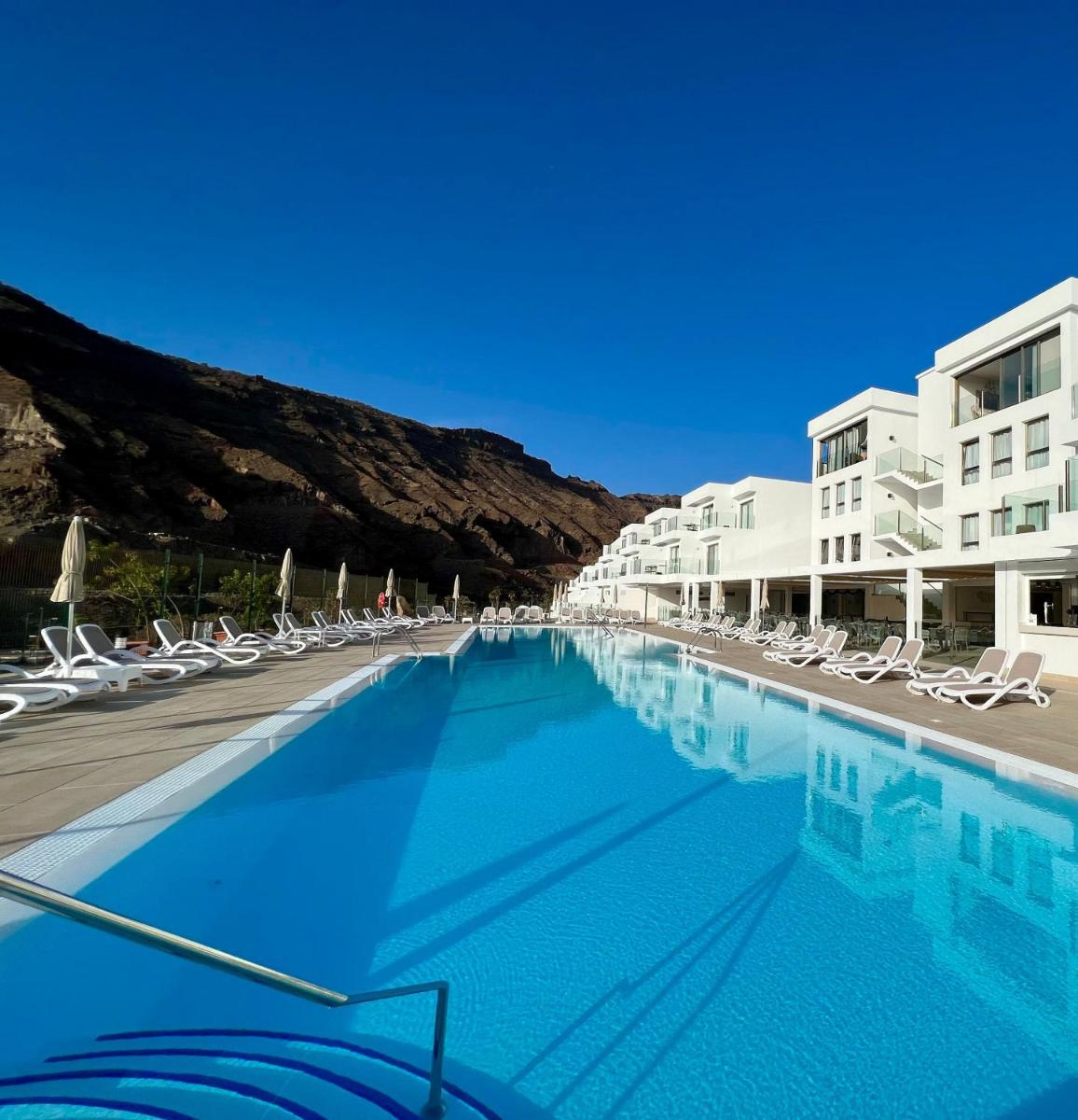 Modern apartment with shared pool - Housity