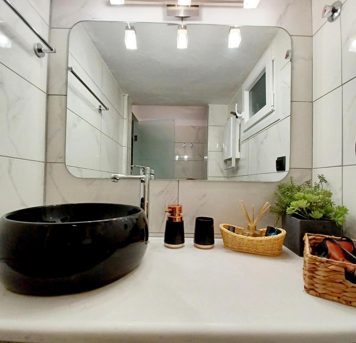 Brand New Studio 3 - Housity