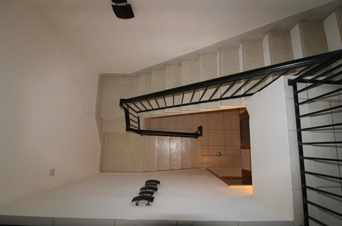 Townhouse Duplex with Terrace - Housity