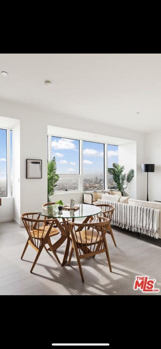 Skybox Penthouse - Housity