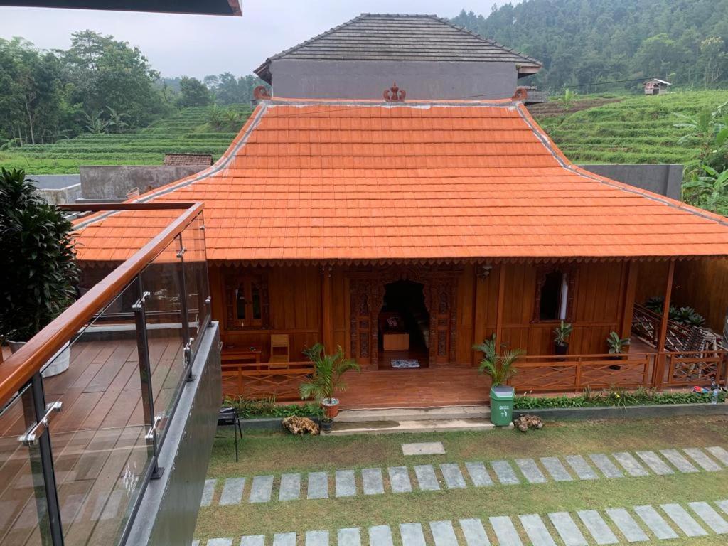 Villa SB Pacet - Housity
