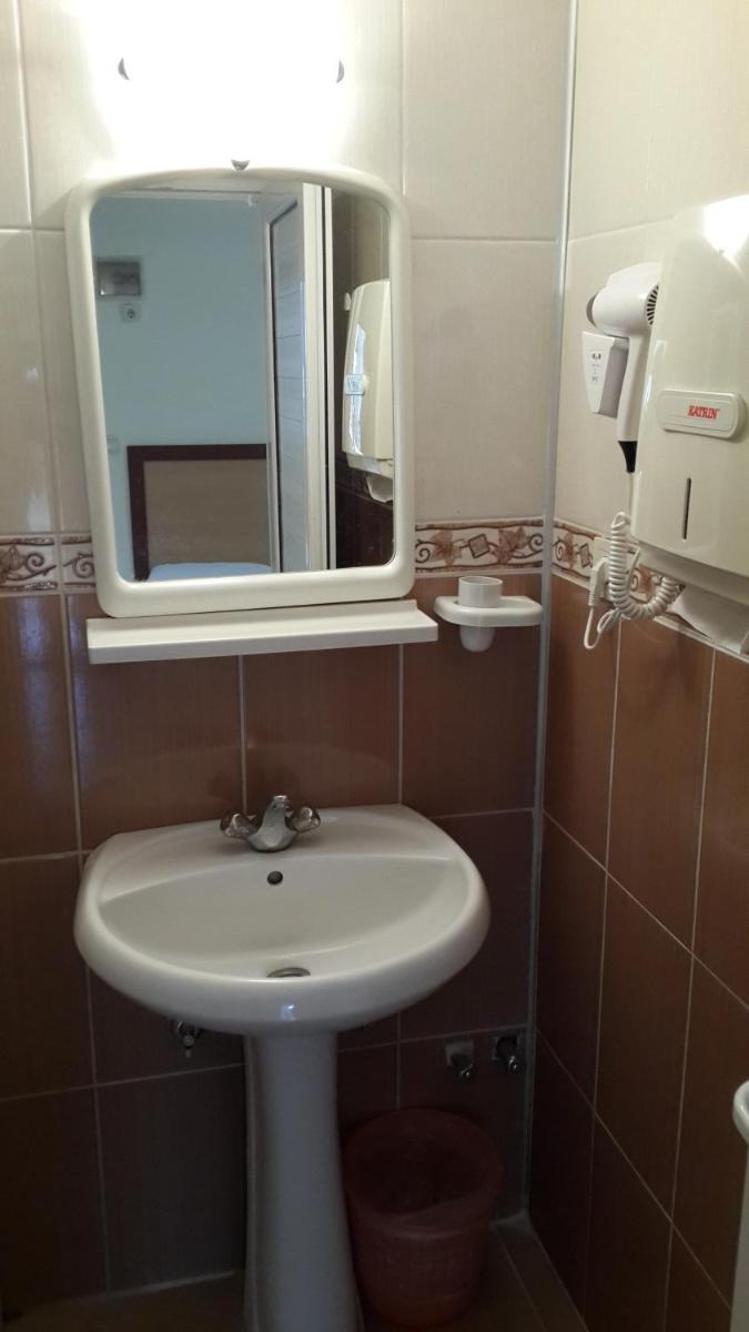 Caner Hotel - Housity