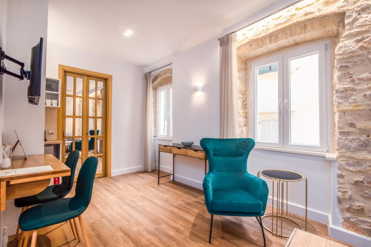 Suitetrails - Curcumelli Luxury Suites - ΠΙΝΙΑ