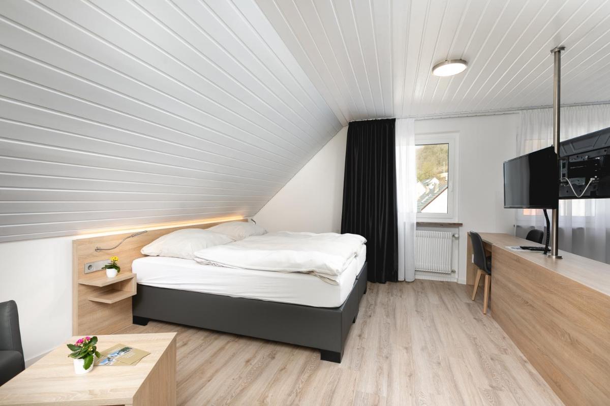Zur Blume Hotel & Restaurant Efringen-Kirchen bei Basel - Housity