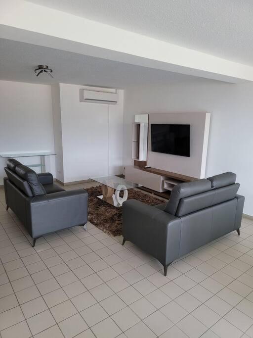 Hello Guyane (7), Grand Appartement Prestigieux F3 - Housity