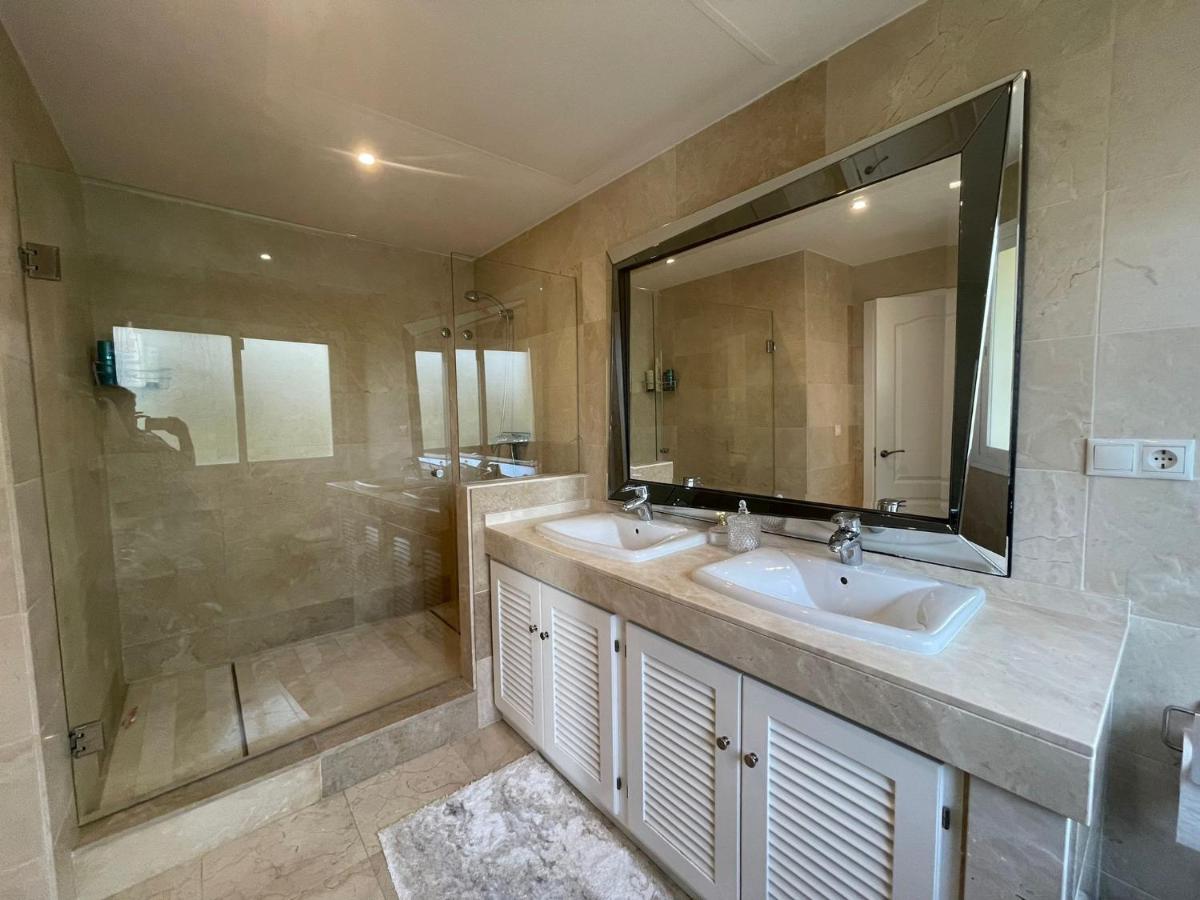 Villa Olga MARBELLA- GOLDEN MILE -Breathtaking SEA VIEW- PRIVATE POOL - Housity