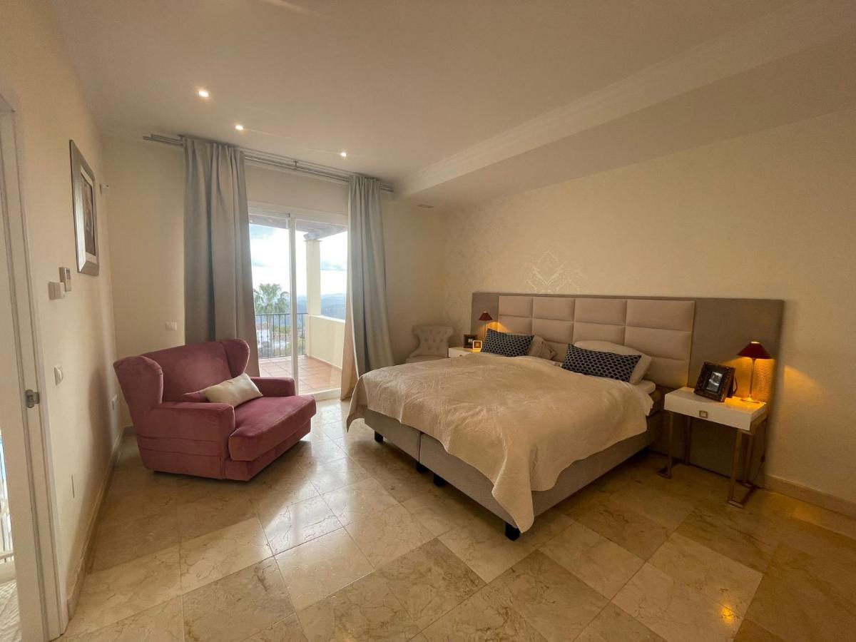 Villa Olga MARBELLA- GOLDEN MILE -Breathtaking SEA VIEW- PRIVATE POOL - Housity