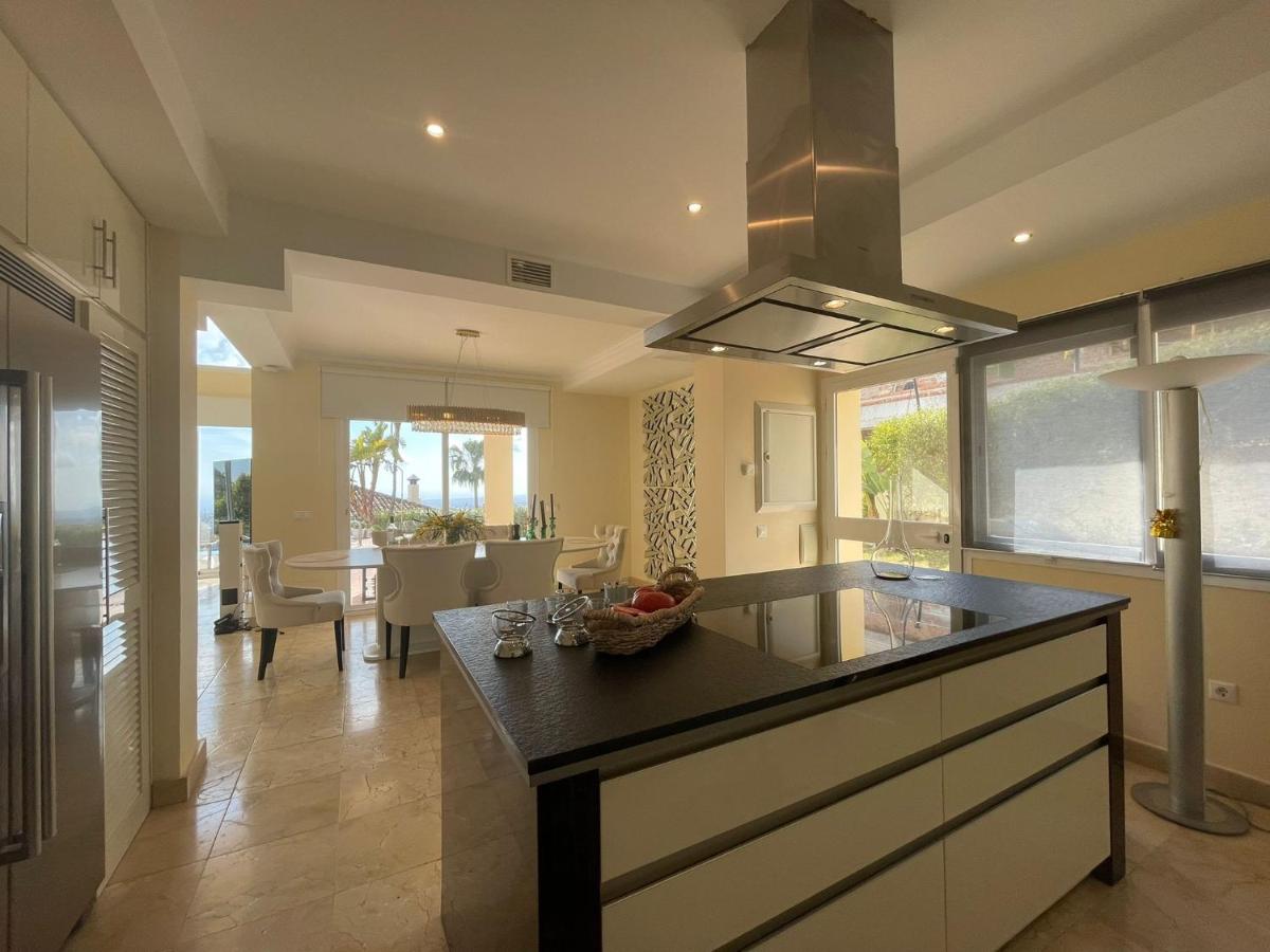 Villa Olga MARBELLA- GOLDEN MILE -Breathtaking SEA VIEW- PRIVATE POOL - Housity