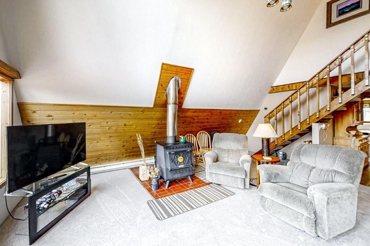Mary Jane Chalet - Housity