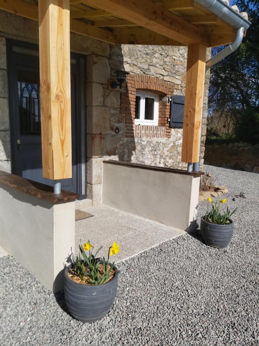 Beautiful 2 bed cottage with swimming pool - Housity
