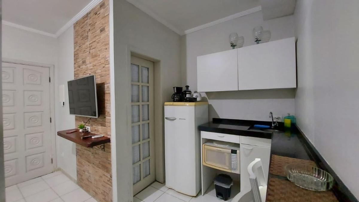 KITNET 01 com ar cond, à 3 min da praia - Housity
