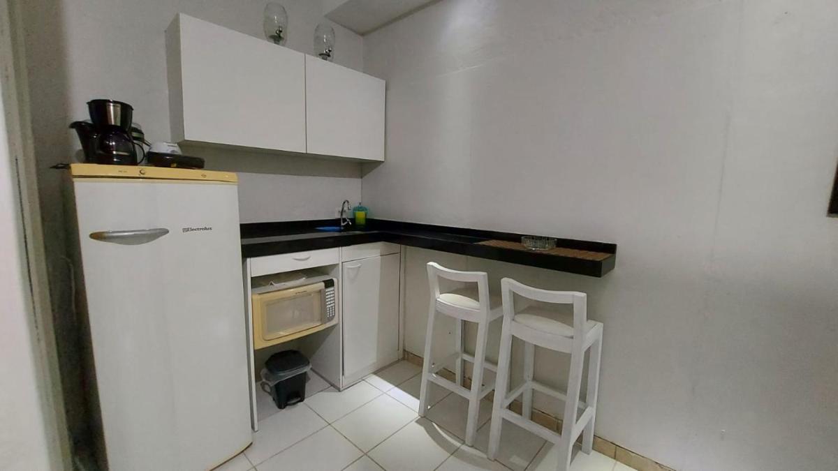 KITNET 01 com ar cond, à 3 min da praia - Housity