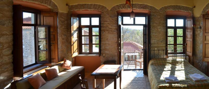 Beautiful Traditional House - Housity