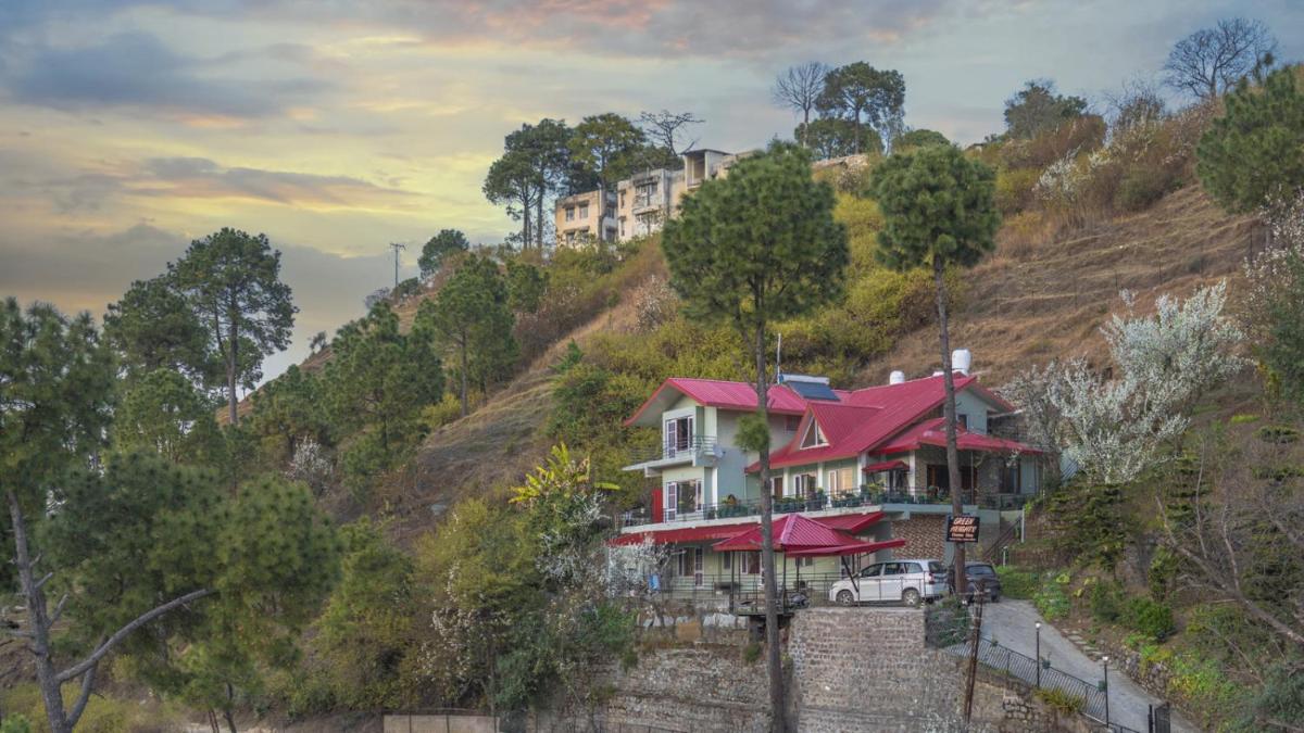 The Green Heights Cottage Kasauli - Housity