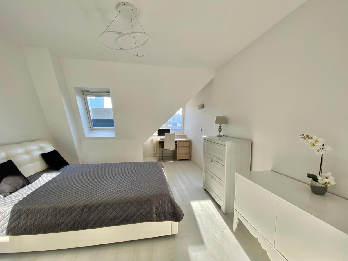 Penthouse 2 Bedroom Designer Apartment - Hizvo
