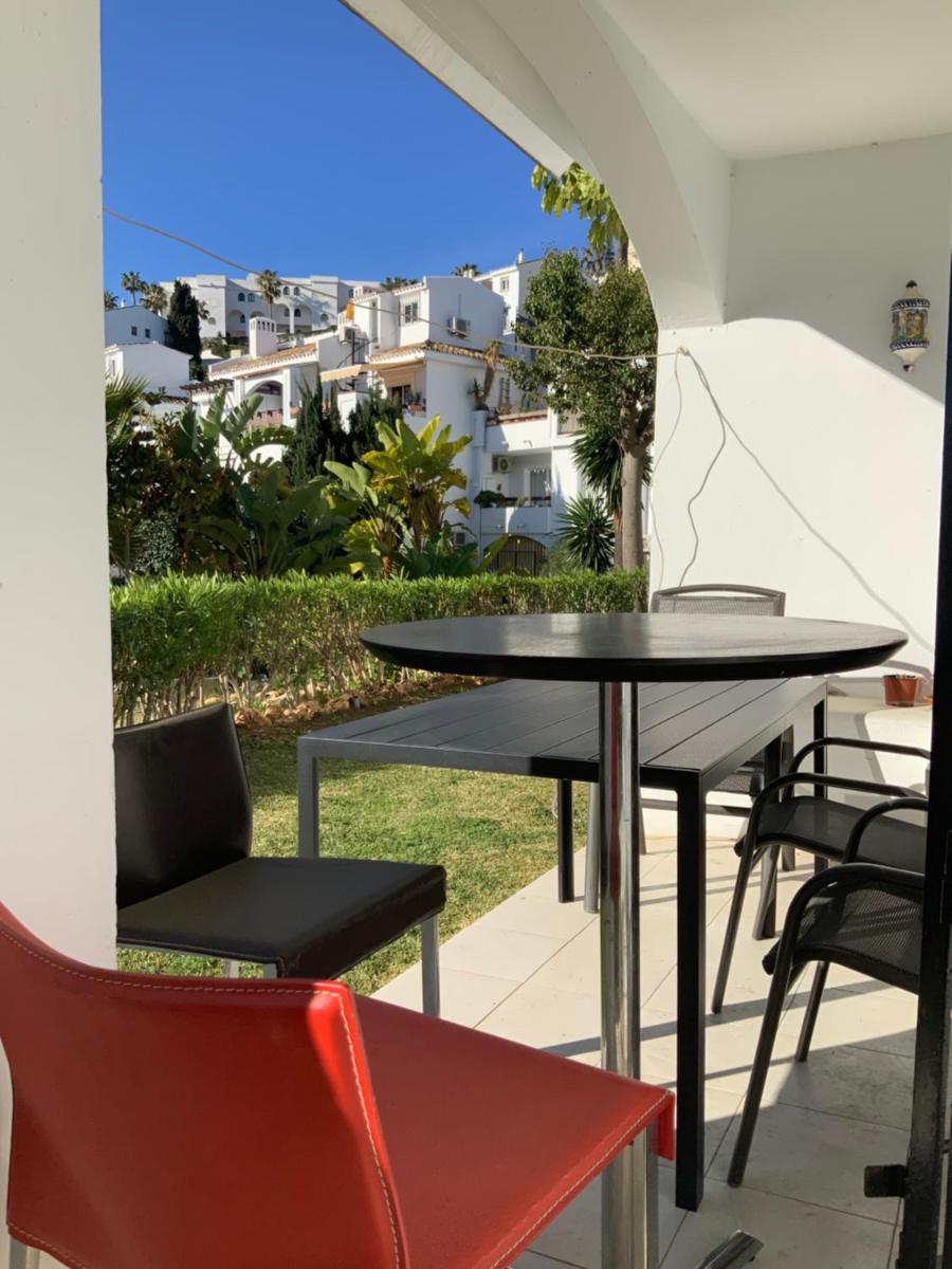 Apartamento Miraflores tres piscinas cerca del mar - Albamar - Housity