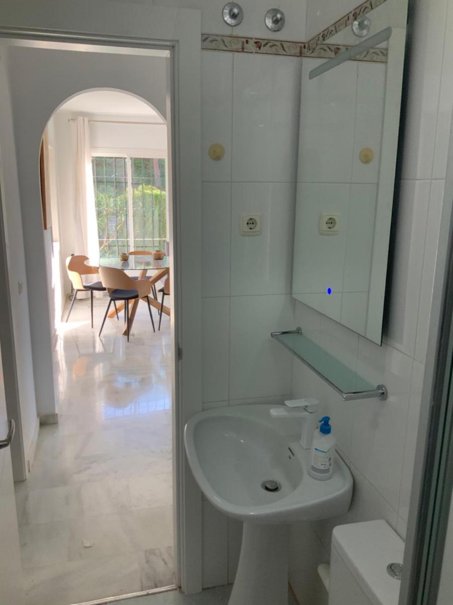 Apartamento Miraflores tres piscinas cerca del mar - Albamar - Housity