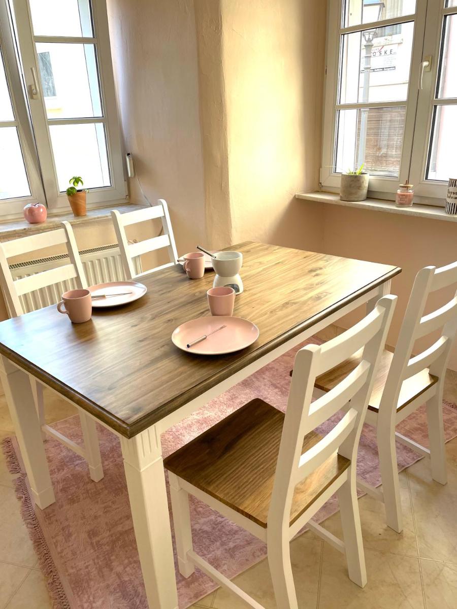 Uriges Ferienhaus in der Altstadt von Saarburg mit Sauna, Kinderspielecke, 1000Mbit Wlan, 1 Minute vom Wasserfall entfernt - Housity