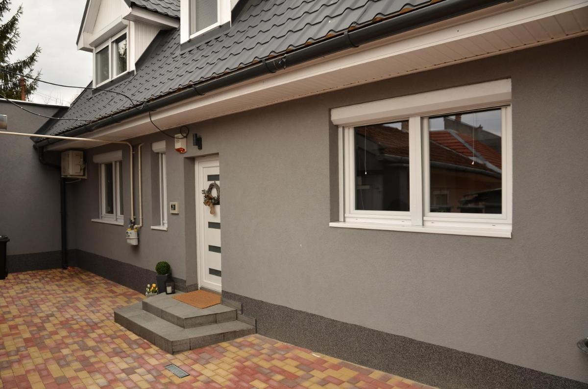 Bence Castle House - Housity