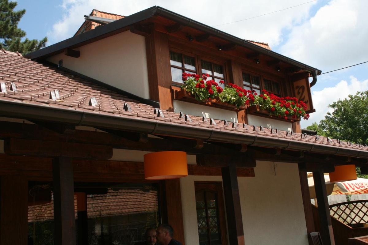 B&B Galerija Two Rooms - Housity