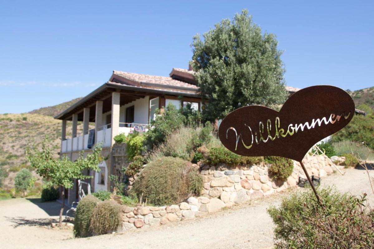 Casa Vacanza Is Istrias - Housity
