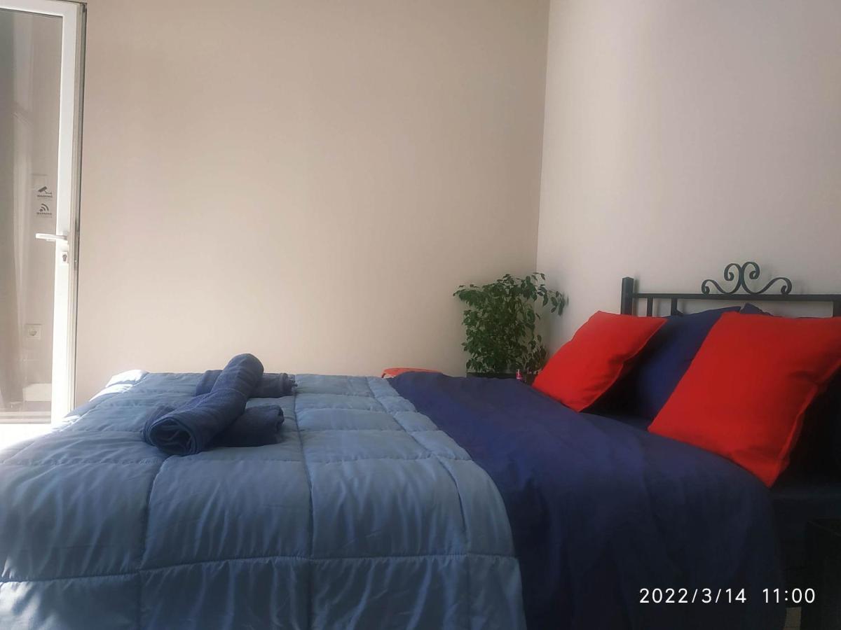 STUDIOS POSEIDONIA apartments 50 & 70 sqm with sea view - Housity