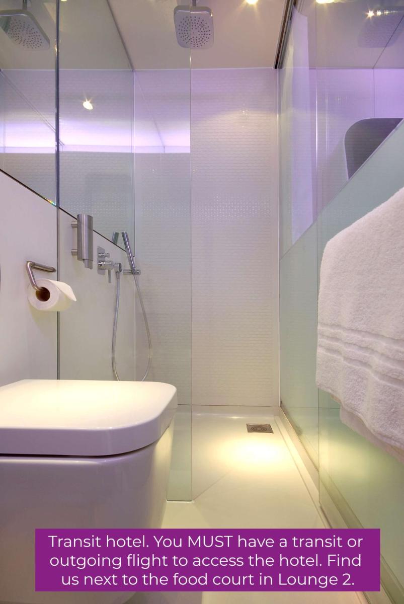 YOTELAIR Amsterdam Schiphol Transit Hotel - Housity