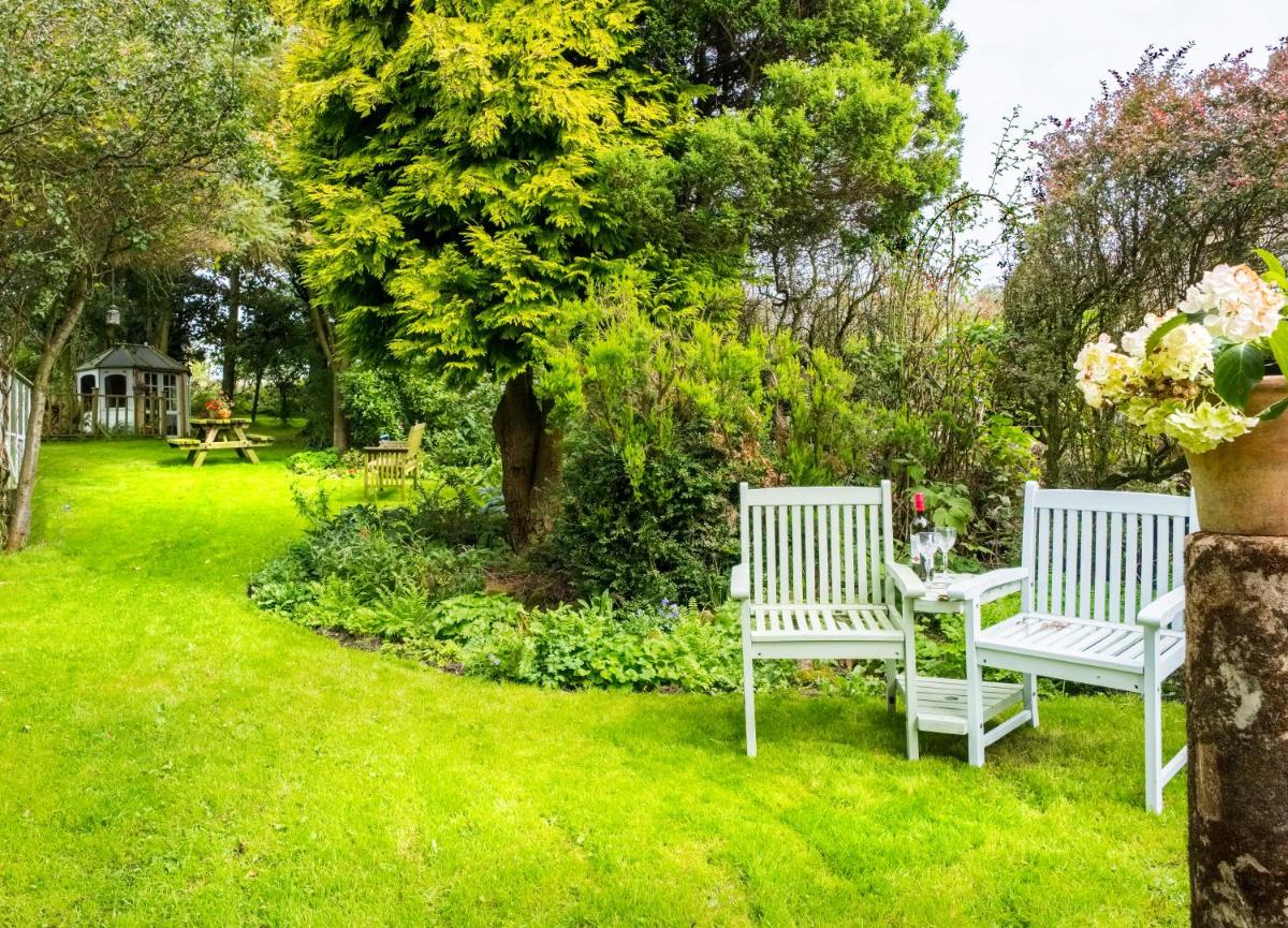 Sunnyside Bed and Breakfast - Housity