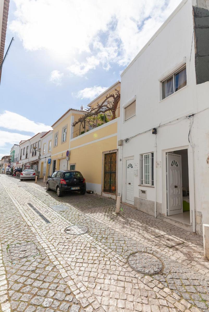 Governors Row Studios - Housity