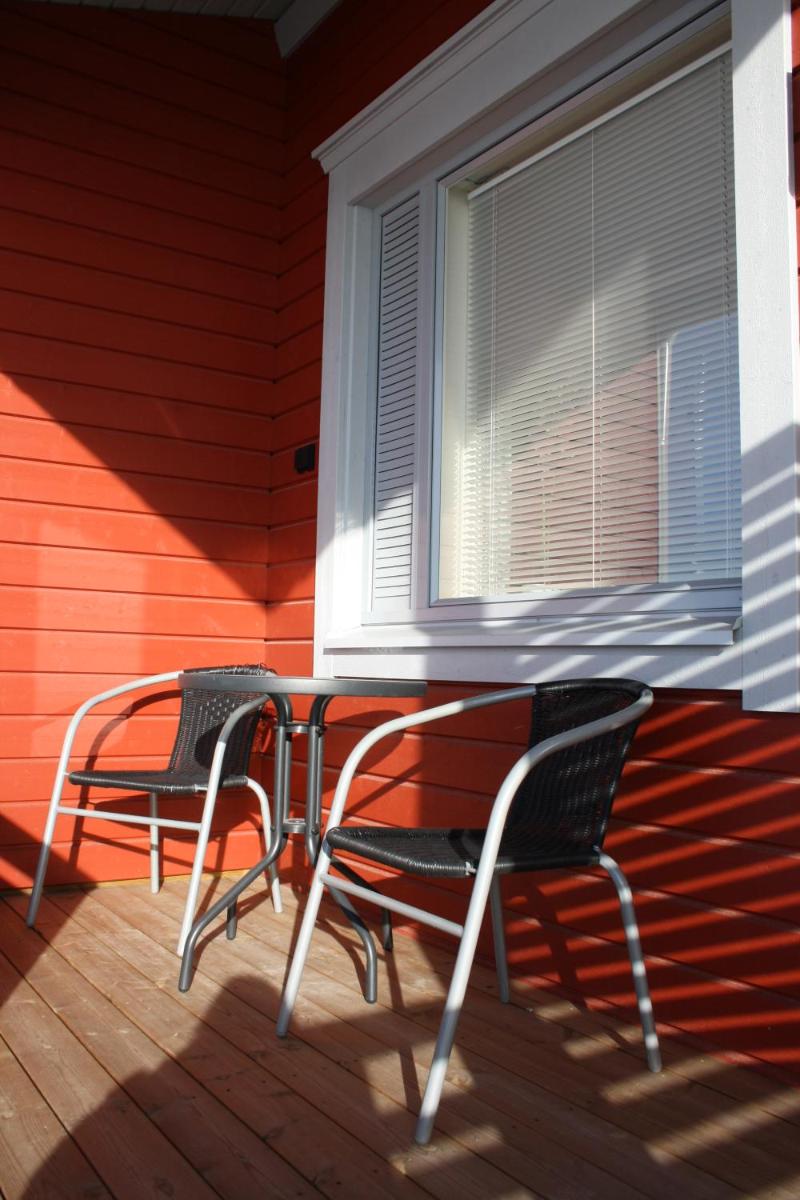 EMMA - New & Modern row house flat in Närpes - 24h Check in - Housity